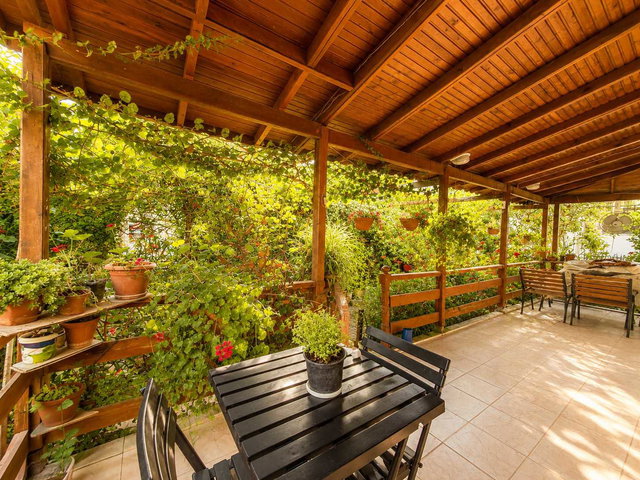 ÇEŞMEALTI MERKEZDE SATILIK 3+1 VILLA