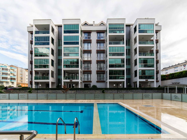 KIRALIK GEÇIT FLORYA EVLERI 3+1 NET 134M2 ARA KAT DAIRE