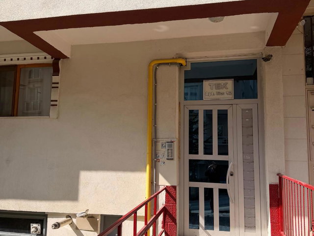 30 AĞUSTOS MAH'DE ARA KAT 2+1 SATILIK DAİRE