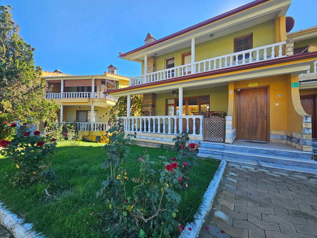 YALOVA TAVŞANLI ANABİLİM SİTESİNDE HAVUZLU SATILIK 5+1 VİLLA