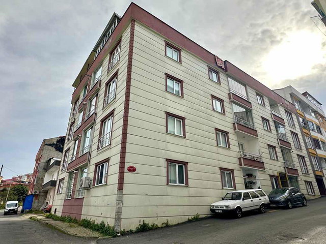 2 NOLU ERDOĞDU YEŞİLTEPE DOLMUŞ DURAĞI YANINDA SATILIK ÇATI KATI DAİRE