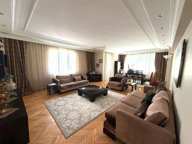 MERTER MERKEZDE AÇIK OTOPARKLI GENİŞ DAİRE
