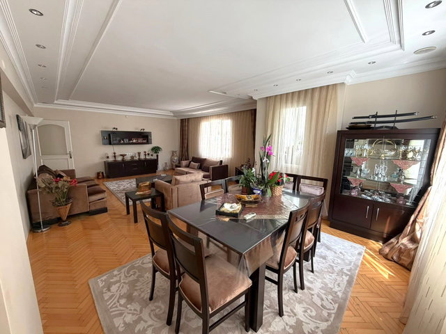 MERTER MERKEZDE AÇIK OTOPARKLI GENİŞ DAİRE