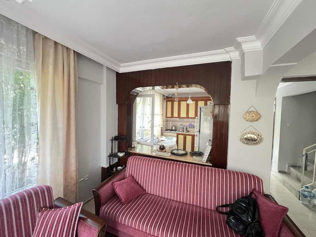 AYVALIK SAHİLKENT MAHALLESİNDE SİTE İÇİ DENİZE 100 M2 SATILIK VİLLA