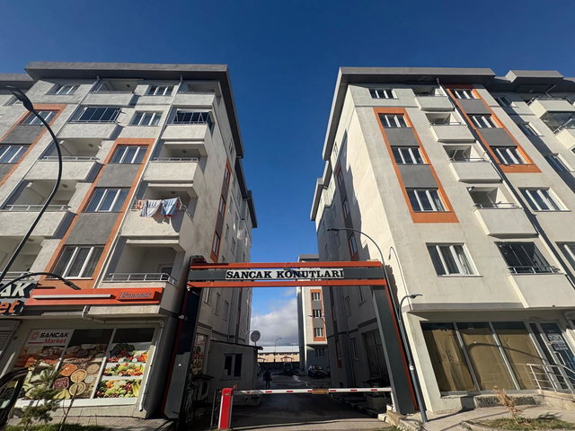 REMAX İLKE'DEN SANCAK KONUTLARI'NDA 3+1 KİRALIK ARA KAT DAİRE