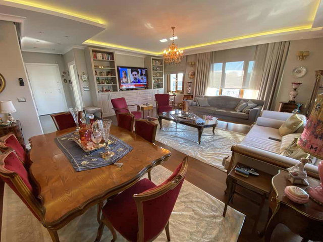CADDEBOSTAN SAHİL OGÜN SOKAK 210M2 NET 32M2 TERASLI 3+2 DUBLEKS