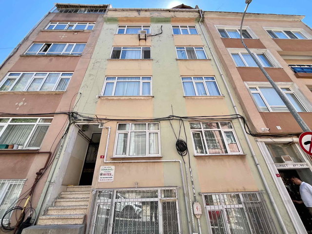 ÜSKÜDAR İCADİYE MAHALLESİNDE MERKEZİ KONUMDA KİRALIK 3+1 DAİRE