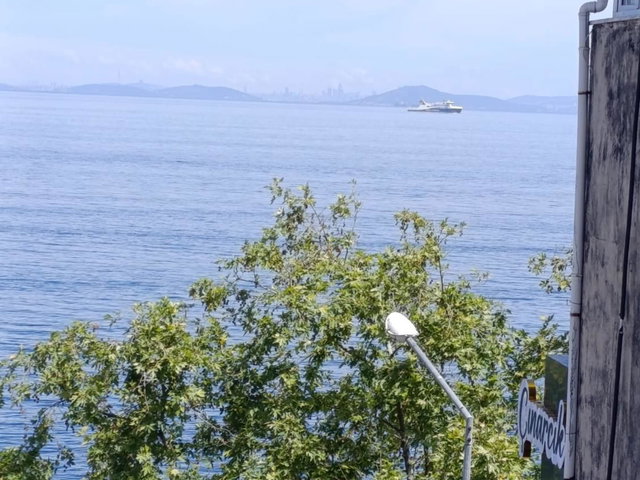 ÇINARCIK'TA ADALAR VE ISTANBUL MANZARASINA HAKIM SÜPER DAIRE