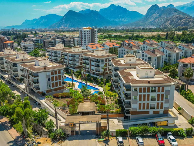 ÖZPINARLAR CASA VİVA'DA VİLLA TADINDA 4+1 BAHÇE DUBLEKS