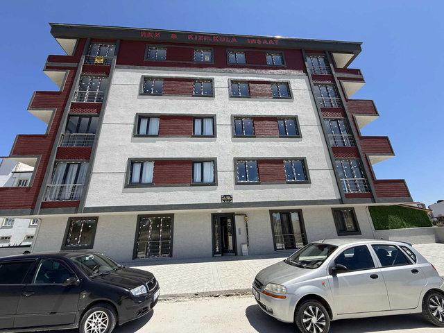 KAPAKLI'DA EŞSİZ 60 M² TERASLI SIFIR İSKANLI OTOPARKLI 2+1 DAİRE