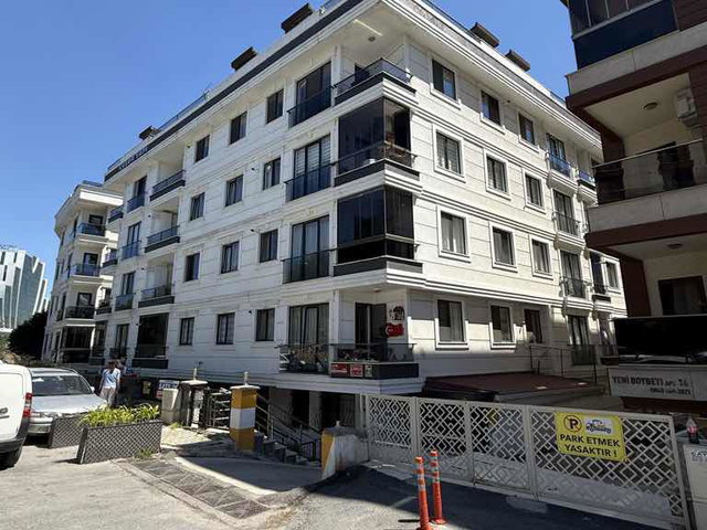 MALTEPE’NİN ALTINTEPE MAHALLESİ’NDE DENİZ MANZARALI 2+1 DAİRE