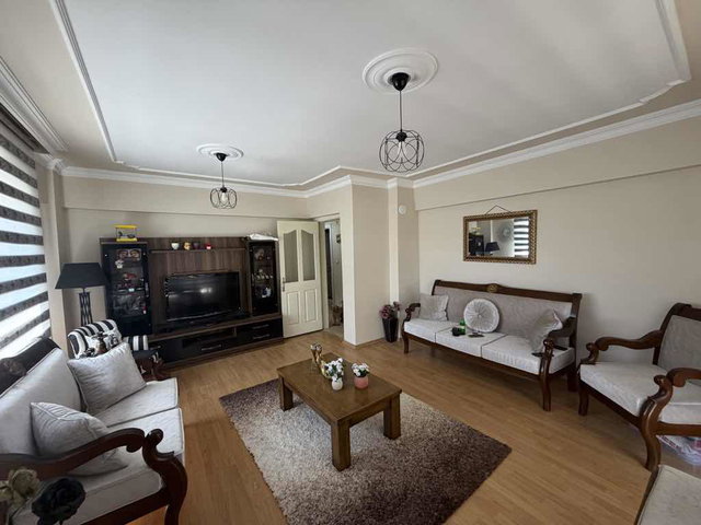 MENEMEN UĞUR MUMCU  MAH  SİTE İÇERİSİNDE  SATILIK  3+1 ARA KAT DAİRE