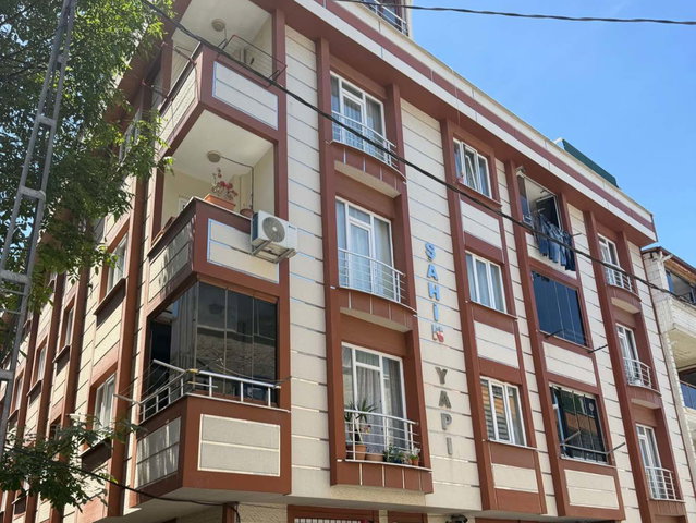 GAZIOSMANPAŞA BAĞLARBAŞI MEYDANA YAKIN 2+1 SATILIK DAIRE
