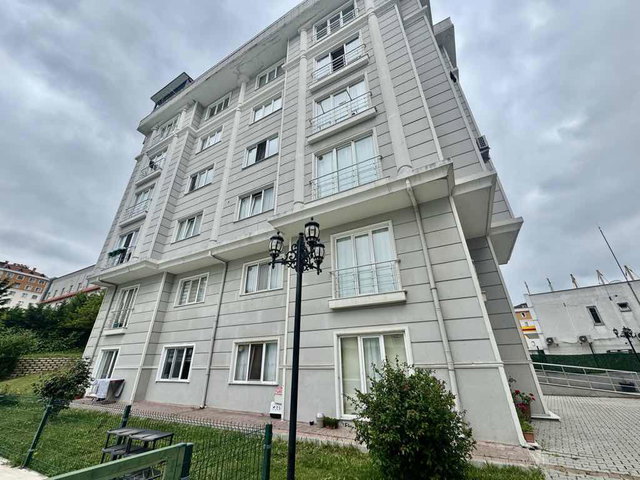 BEYLİKDÜZÜ ADNAN KAHVECİ GİZİL EVLERİ 1+1 KÖŞE DAİRE SATILIK