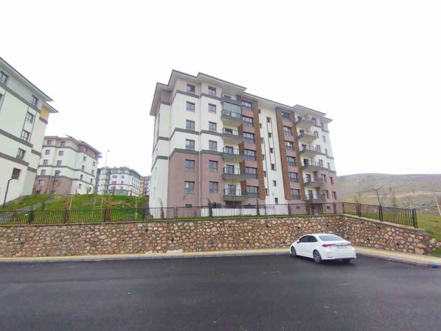 RE/MAX DOĞU'DAN YEMİŞLİK 13 ETAPTA SIFIR KİRALIK DAİRE