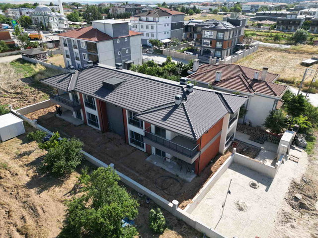 ÖNERLER KÖY IÇI BAHÇELI 3+1 DAIRE.