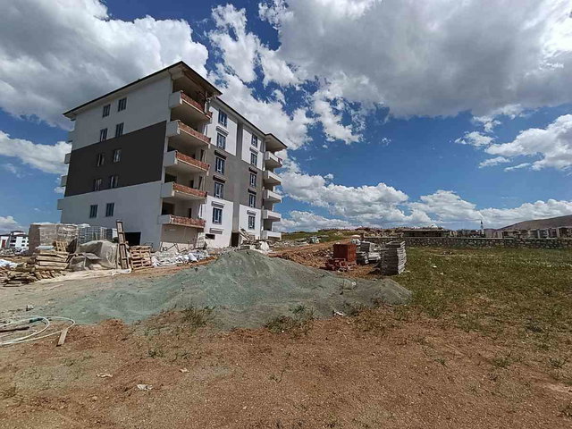 REMAX DOĞU'DAN ÖZEL HAREKAT KARŞISI 2+1 SATILIK FIRSAT DAİRE