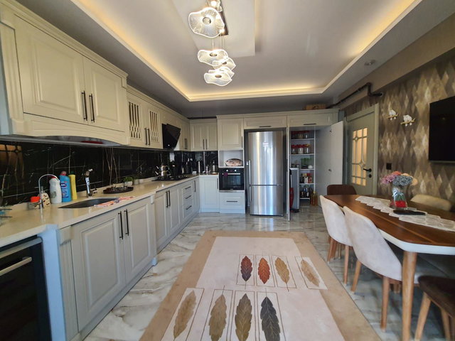 REMAX DOĞUDAN ÇAYDAÇIRA'DA ÇEÇEN TOWERS SATILIK TERTEMİZ 4+1