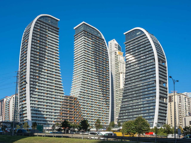 REMAX GELİŞİMDEN SEMBOL İSTANBUL SİTESİNDE 1+1 LÜKS EŞYALI DAİRE