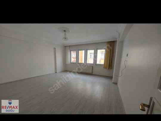 REMAX DOĞU'DAN ÜNİVERSİTE MAHALLESİNDE 3+1 SATILIK FIRSAT DAİRE