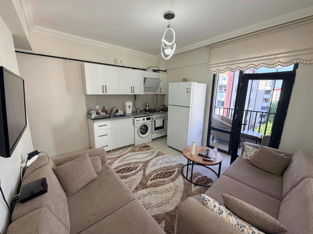 REMAX DOĞUDAN ATAŞEHİRE YAKIN 1+1 DAİRE