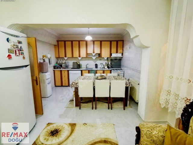 REMAX DOĞUDAN SÜRSÜRÜ MAHALLESİ'NDE 4+1 SATILIK DAİRE