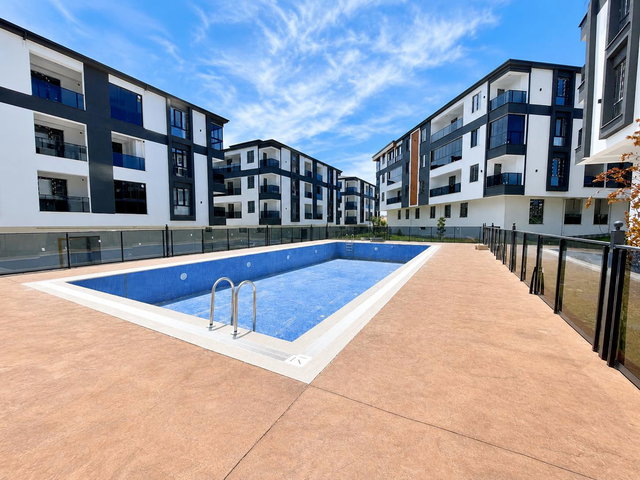 ÇORLU RUMELİ MAH. 5 BLOKLU SİTEDE HAVUZ CEPHELİ 2+1 FIRSAT DAİRE