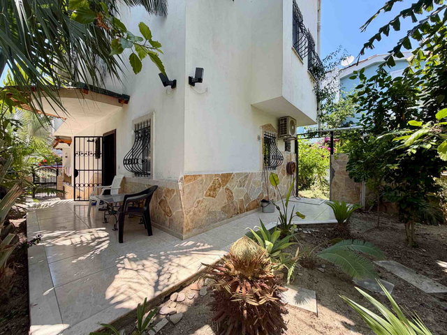KADINLAR DENİZİ HAZALKÜTAHYALILAR SİTESİNDE SATILIK 3+1 VİLLA+100 M2 VİLLA İMARLI ARSA