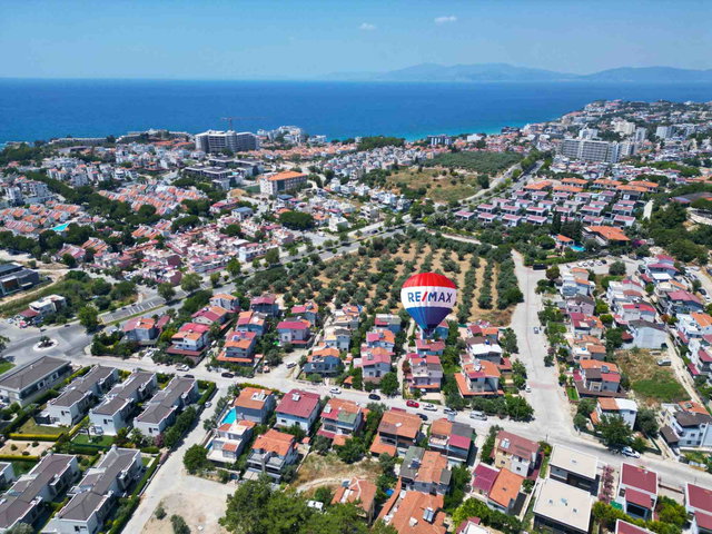 KADINLAR DENİZİ HAZALKÜTAHYALILAR SİTESİNDE SATILIK 3+1 VİLLA+100 M2 VİLLA İMARLI ARSA