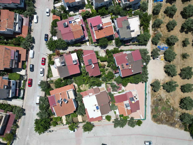 KADINLAR DENİZİ HAZALKÜTAHYALILAR SİTESİNDE SATILIK 3+1 VİLLA+100 M2 VİLLA İMARLI ARSA