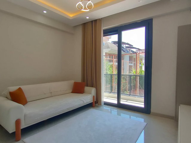 ÜNİVERSİTEYE YÜRÜME MESAFESİ FULL SIFIR EŞYALI GENİŞ 2+1 APART