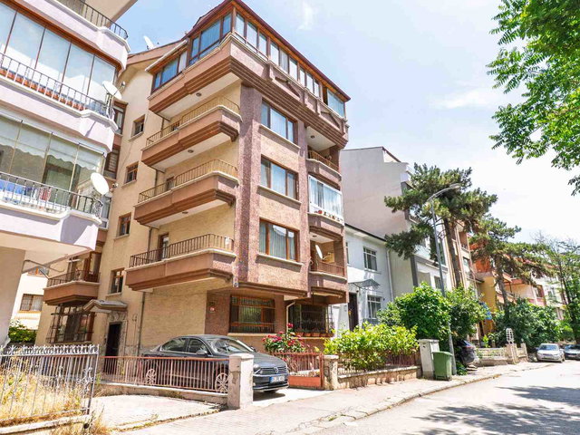 YENIMAHALLE’DE HER KATI BAĞIMSIZ GİRİŞLİ, BAKIMLI VE YAPILI 6+1 ÇATI DUBLEKS