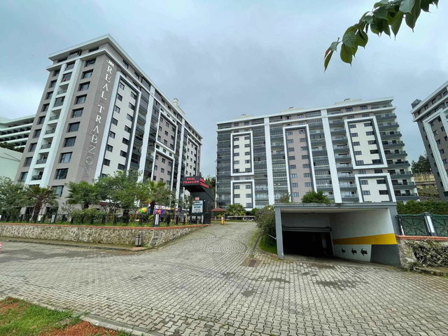 REALTRABZON SİTESİNDE YALINCAK KIYI ŞERİDİNİN EN UYGUN 2+1 120M2