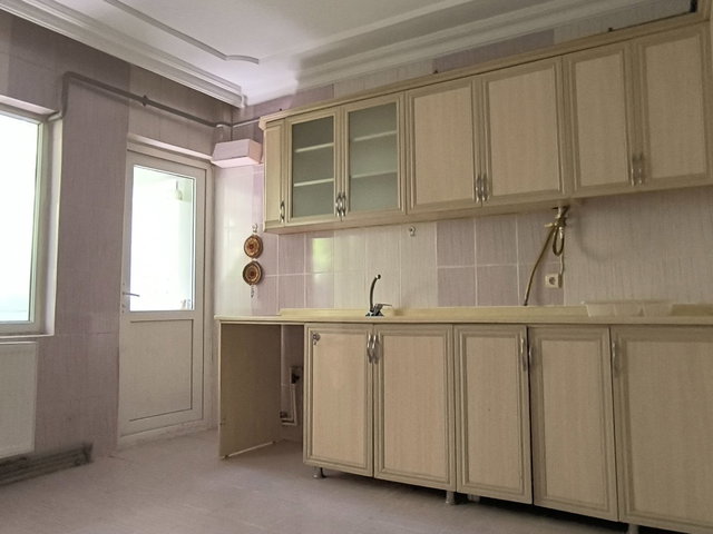 REMAX DOĞU'DAN SÜRSÜRÜ'DE CADDE YAKINI BAHÇE KATI 3+1 DAİRE