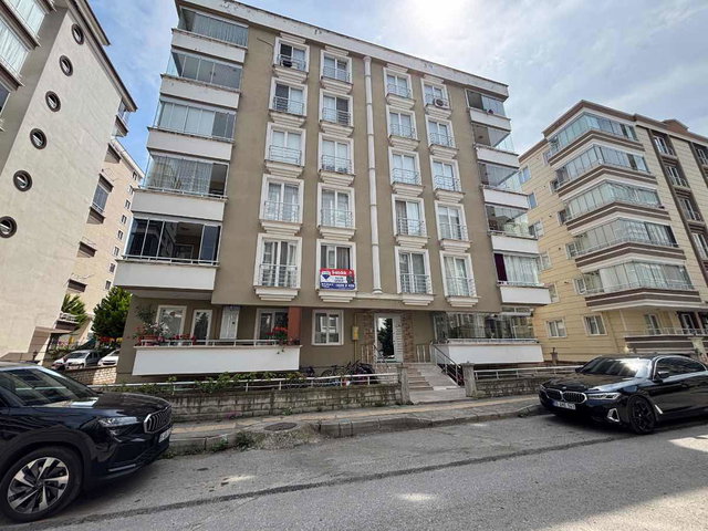REMAX YASİR | ATAKUM ÖMÜREVLERİ ARA KAT SATILIK 3+1