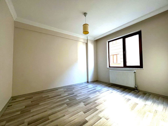 REMAX DOĞU OLGUNLAR MAH ANA CADDEYE SIFIR KİRALIK 3+1 DAİRE