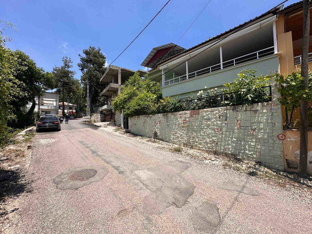 REMAX RİNA'DAN GÖZNE YAYLA İÇİ ZEMİN+2 KATLI BİNA