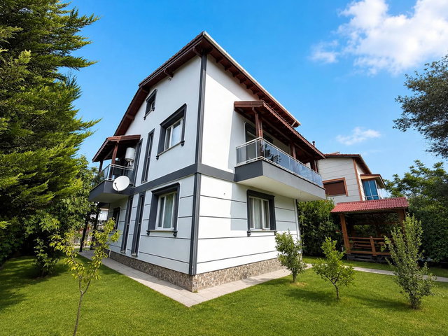 ÇAMLIKORU SİTE İÇERİSİNDE 5+1 TRİPLEKS TADİLATLI MÜSTAKİL EV