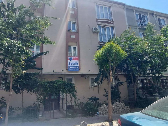 KÜÇÜKÇEKMECE GÜLTEPE MAHALLESİNDE 2+1 SATILIK DAİRE