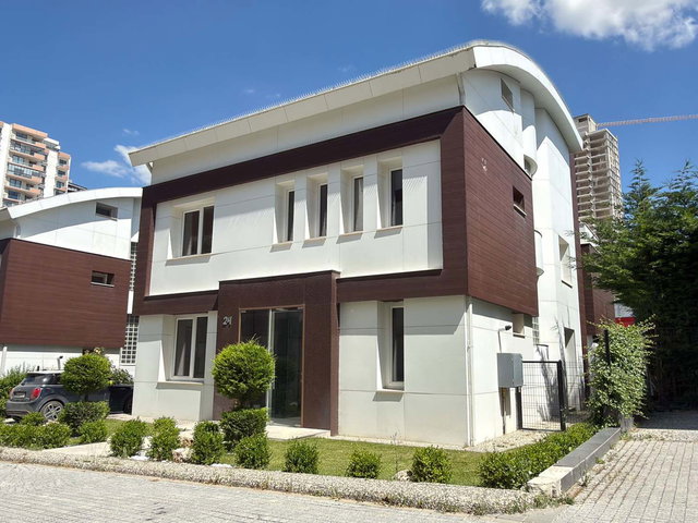 ALACAATLI KARDELENKÖY EVLER’İNDE 6+2 SATILIK FIRSAT VİLLA