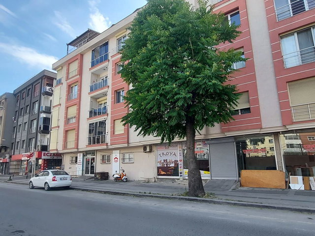 KÜÇÜKÇEKMECE CENNET MAHALLESİ TURGUTREİS CADDESİNDE 3+1 160 M2 SATILIK DAİRE