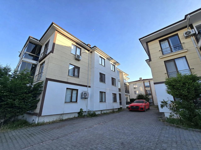 // SERDİVAN * YAZLIK- MERKEZİ KONUM-FERAH- KULLANIŞLI- BATI C.