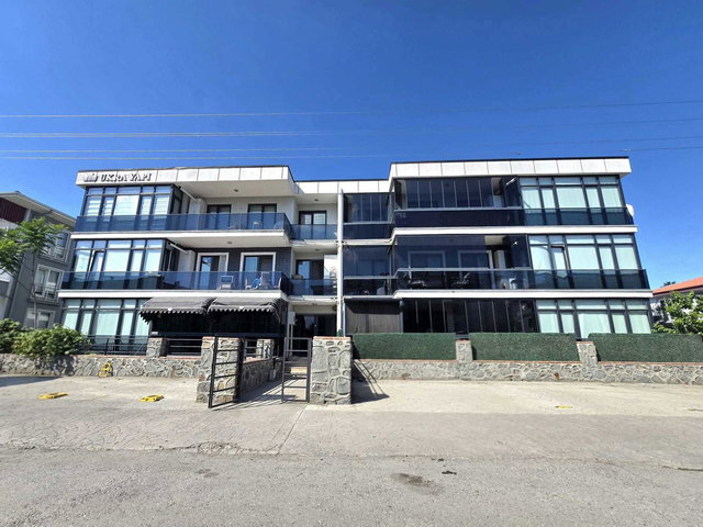 // ERENLER * EKS.120 M2 BAHÇELİ-KULLANIŞLI-KÖŞE B.-BAKIMLI-FERAH