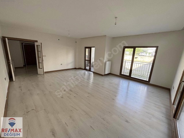 REMAX DEĞİŞİM MÜCAHİTTEN KİRALIK 3+1 TOKİ DAİRESİ