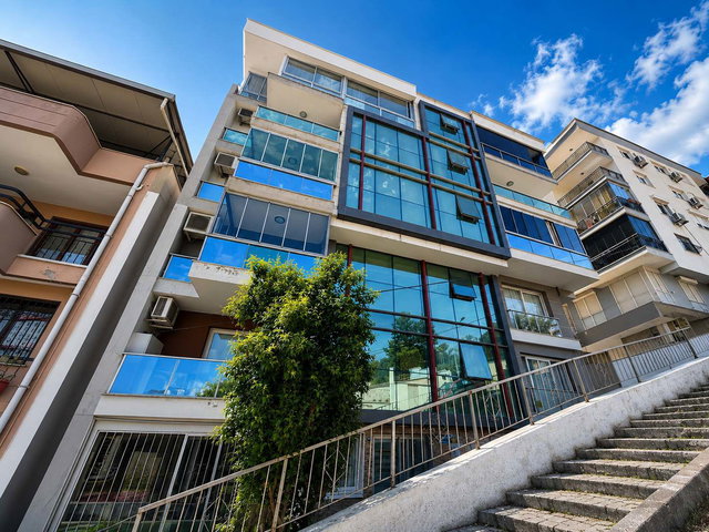 ÇIĞLI ŞEHİR MERKEZİNDE, GENİŞ VE FERAH YAŞAM SUNAN 3+1 SATILIK DAİRE