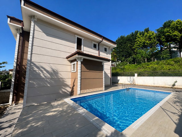 ŞİLE BALİBEY'DE 390 M2 ARSA İÇERİSİNDE MÜSTAKİL HAVUZLU VİLLA