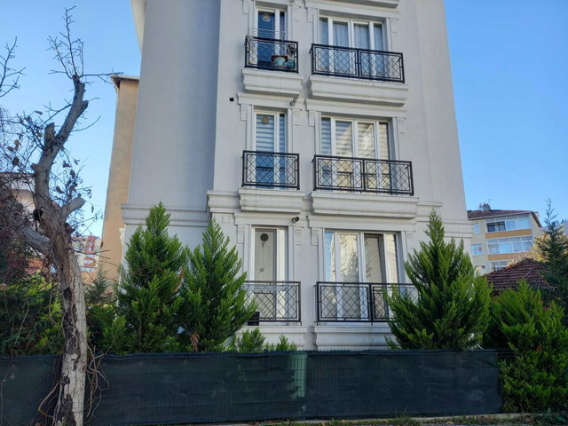 ÜMRANİYE NECİP FAZIL MAH.EŞYALI SATILIK ARAKAT 2+1 DAİRE