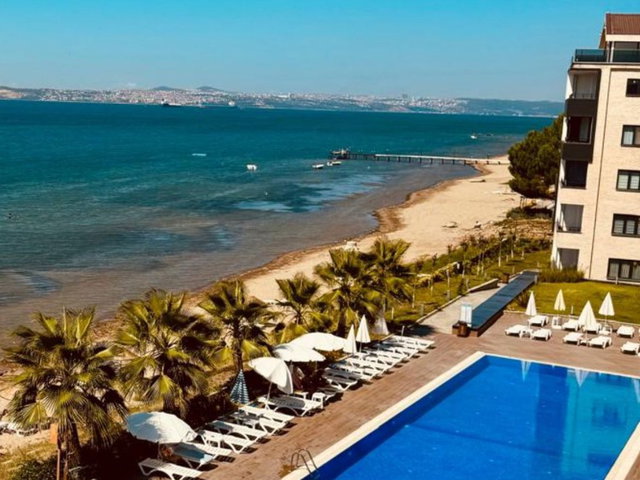 REMAX 'DAN ÇİFTLİKKÖY ALESTA 'DA EŞYALI DENİZ MANZARALI KİRALIK