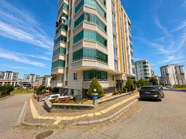 CAGALOGUNA 300 METRE YÜKSEK KREDİLİ