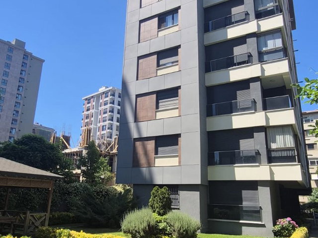 GÖZTEPE MERDİVENKÖY'DE  125 M2 NET GENÇ BİNADA EBEVEYN BANYOLU 3+1 DAİRE